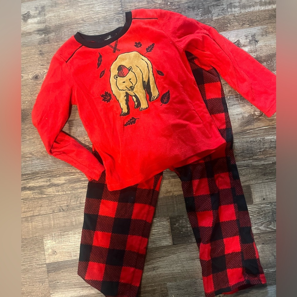 Boys size 8 pajamas. Buffalo plaid with bear. 2 piece set.